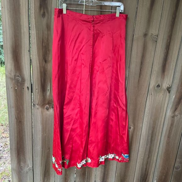 Vintage 50s Hand Embroidered PEACOCKS FLOWERS Long SKIRT Red Satin 32" waist - Picture 2 of 11